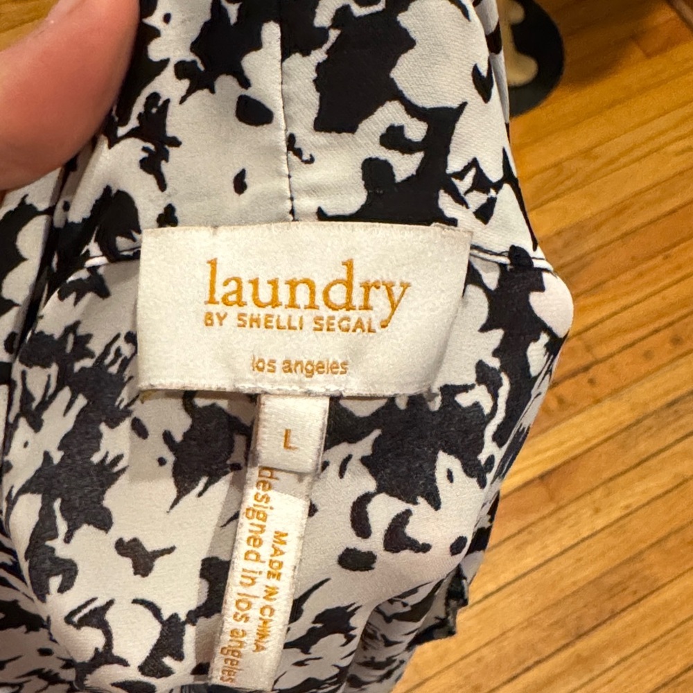 Laundry by Shelli Segal Monochrome Abstract Design - Picture 5 of 5